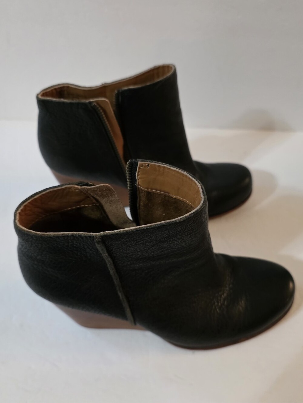 Kork-Ease Natalya Ankle Boot Sz 6 Side Zip